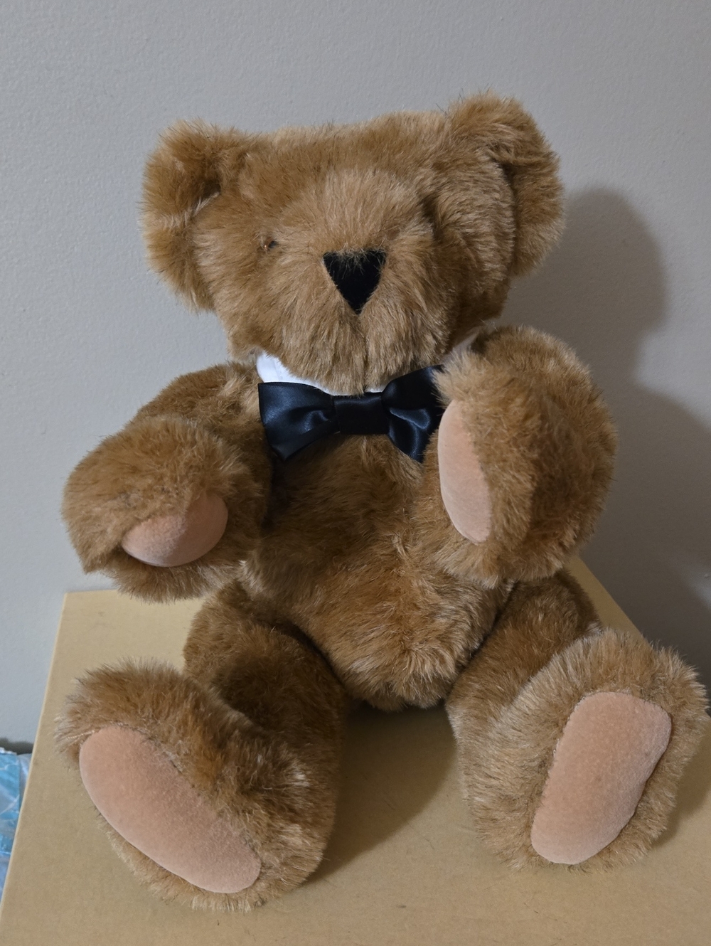 Vermont Teddy Bear Company Handmade Brown Plush Teddy Bear w/ Bow 16 Inches